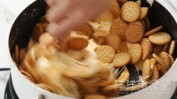 【视频教程】咸蛋黄肉松雪花酥