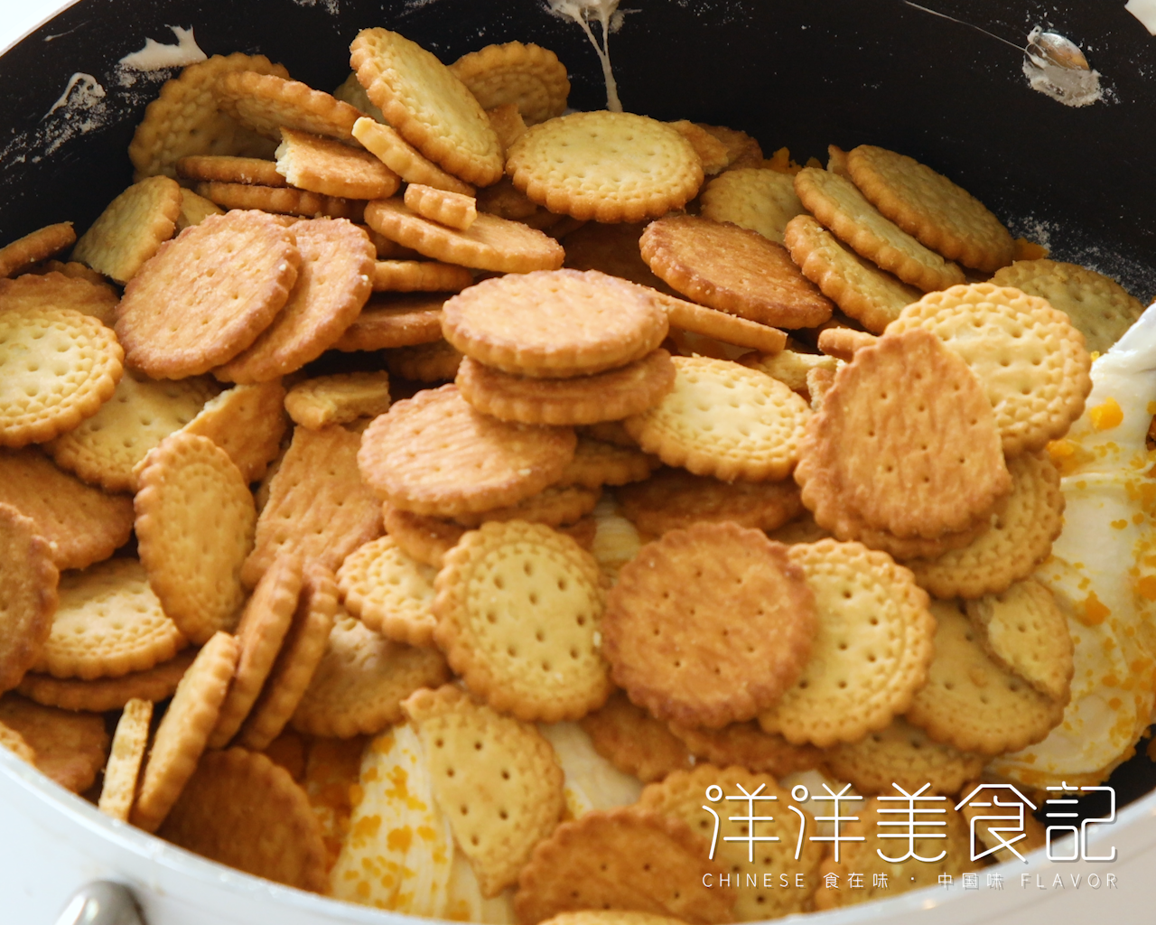 【视频教程】咸蛋黄肉松雪花酥