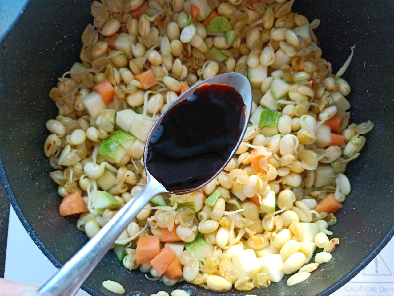 时蔬炒豆芽