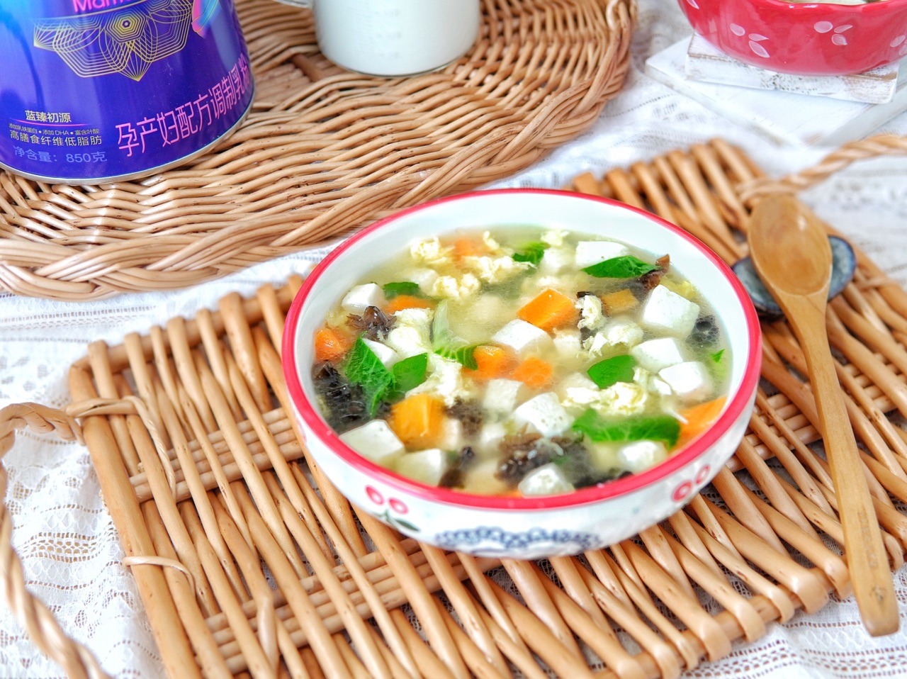 时蔬豆腐汤