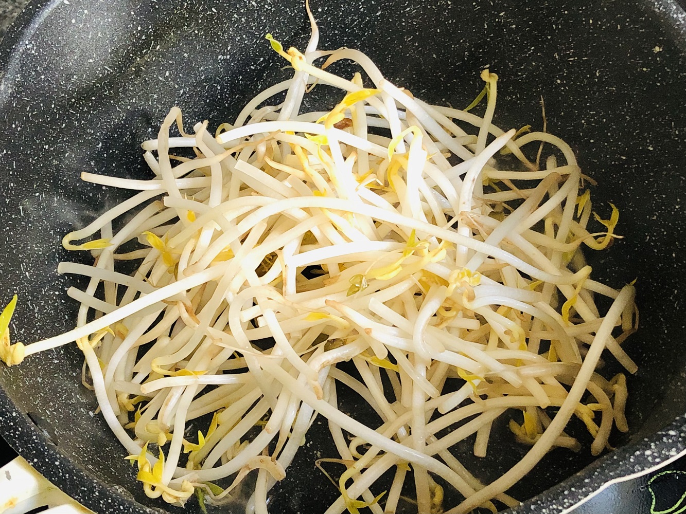 时蔬泡菜汤