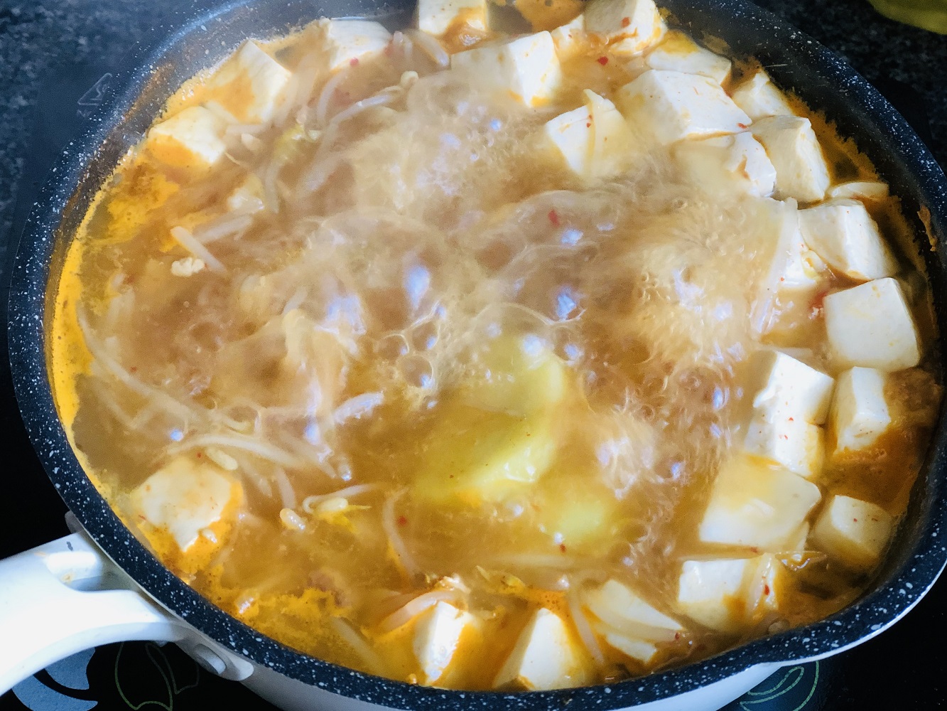 时蔬泡菜汤