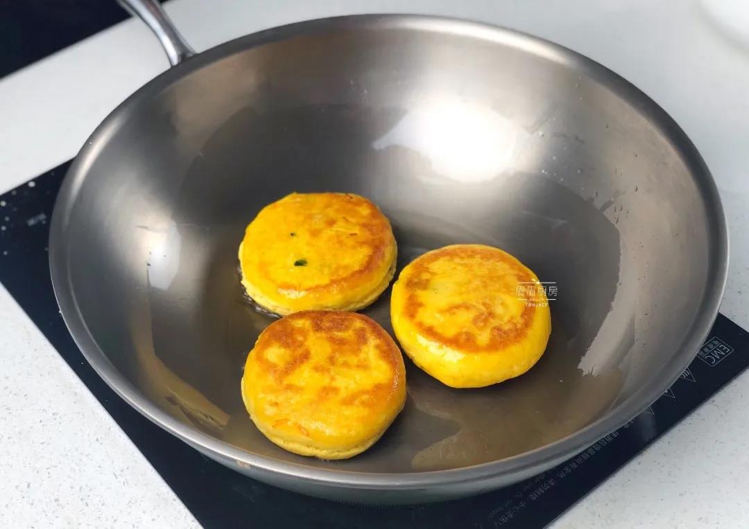 时蔬玉米面饼