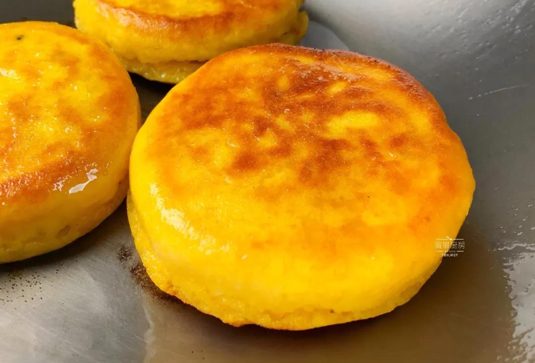 时蔬玉米面饼