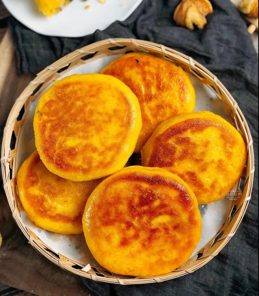 时蔬玉米面饼