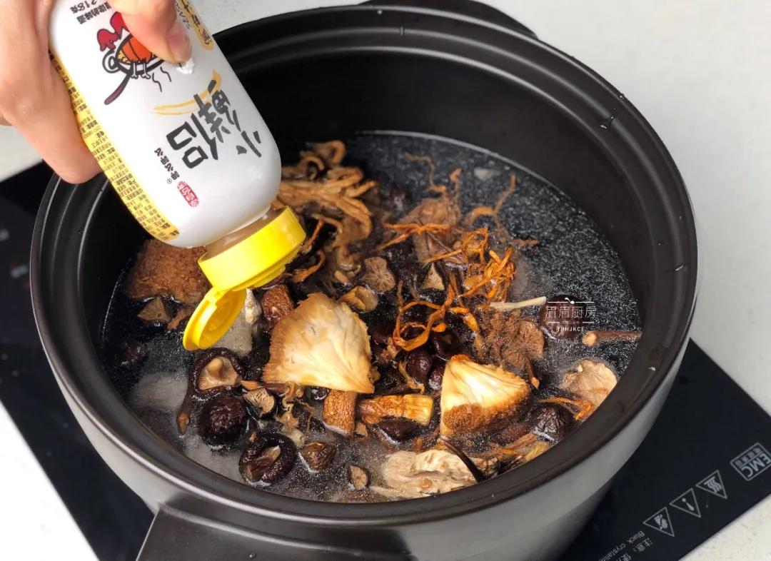 十味菌菇排骨汤