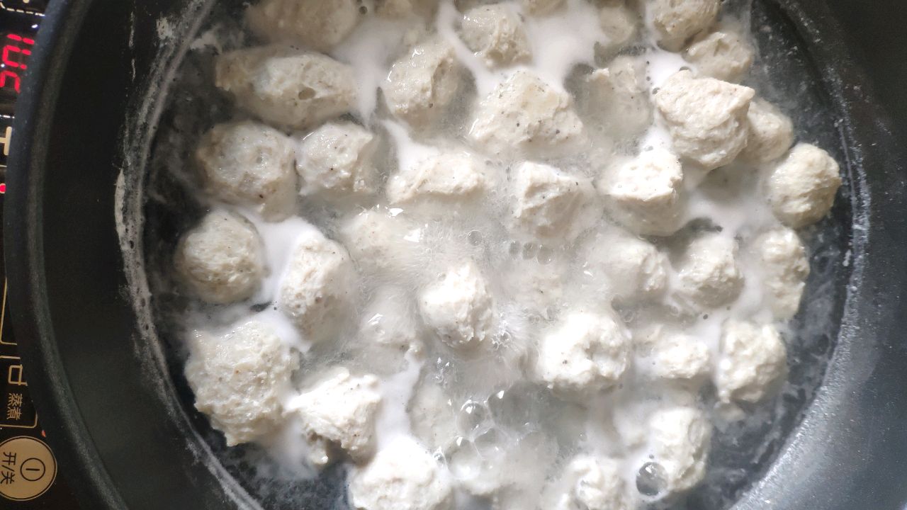 手打马鲛鱼丸