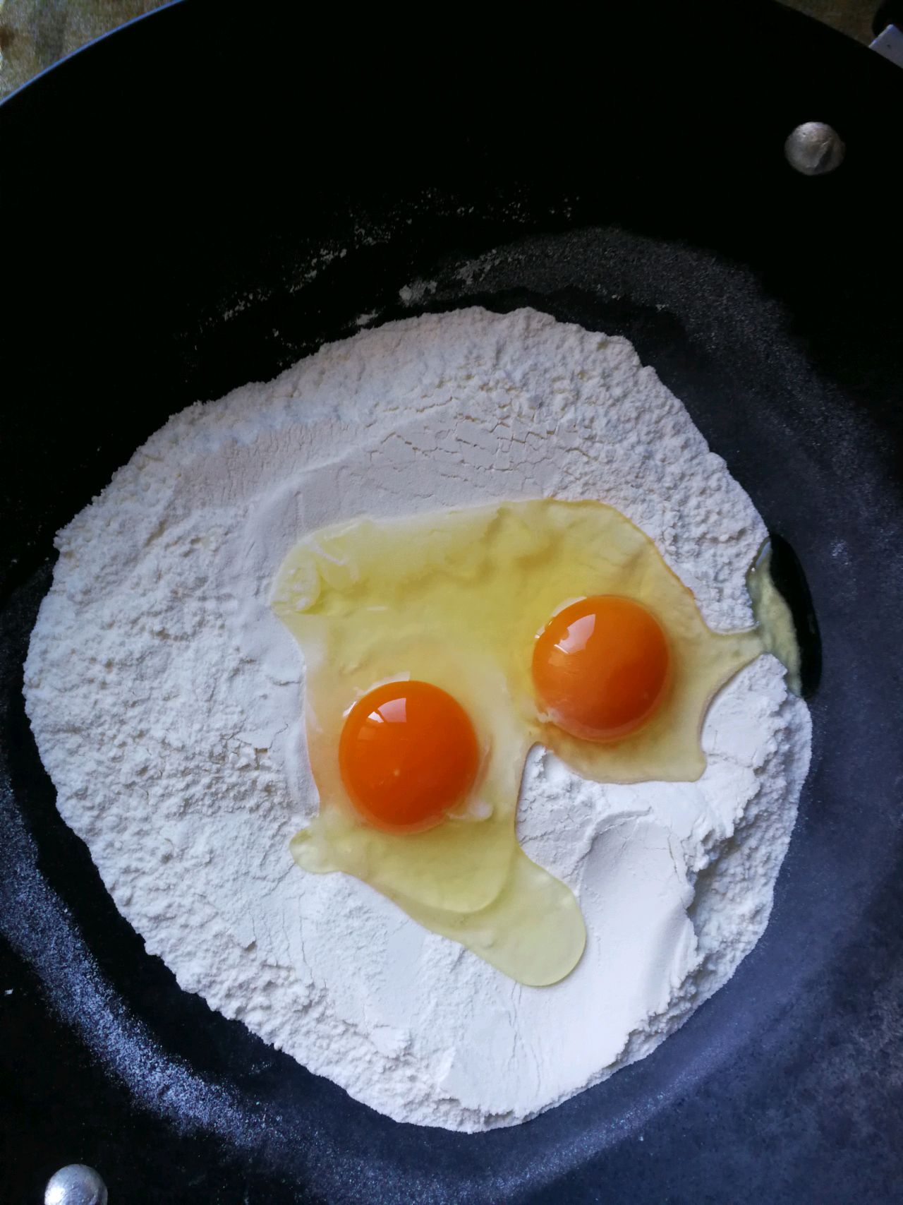 手擀鸡蛋面