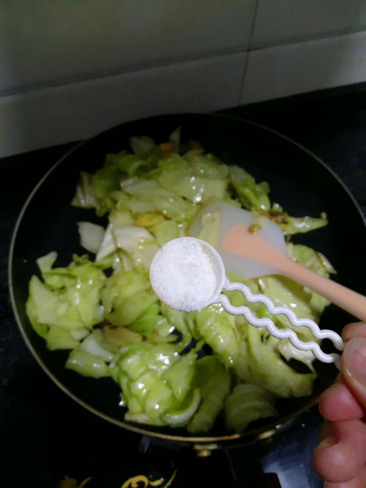 手撕辣汁包菜