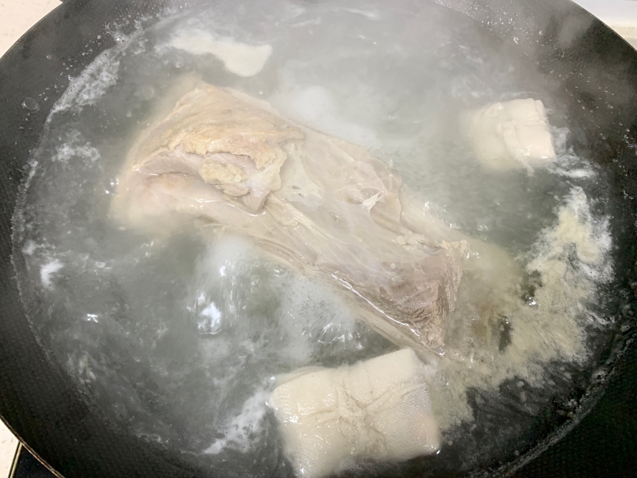 手抓羊肉+高汤喂萝卜