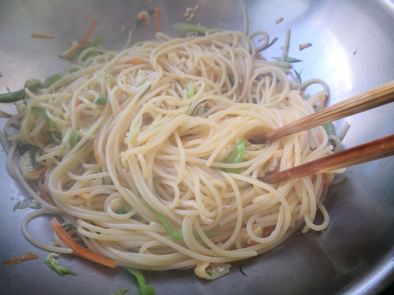 蔬菜味噌炒意面