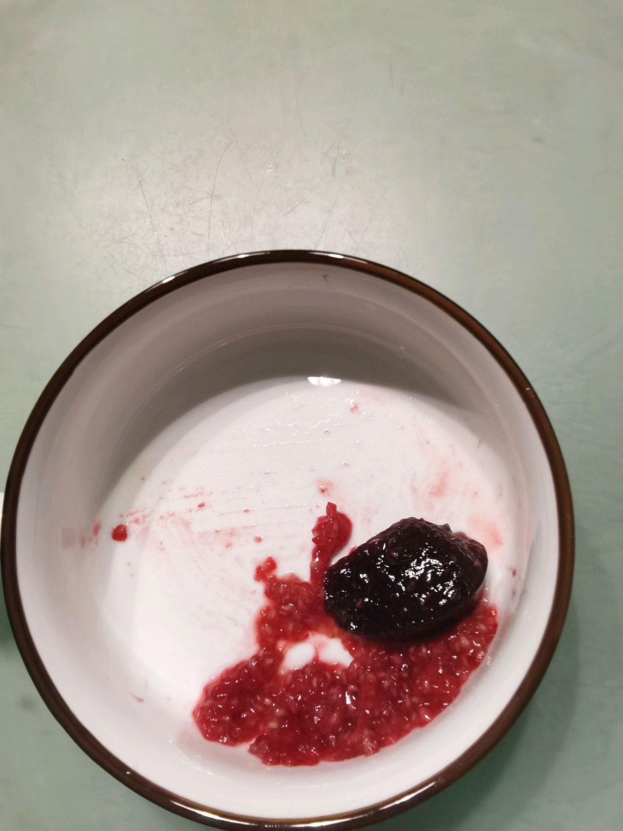 树莓酸奶水果碗