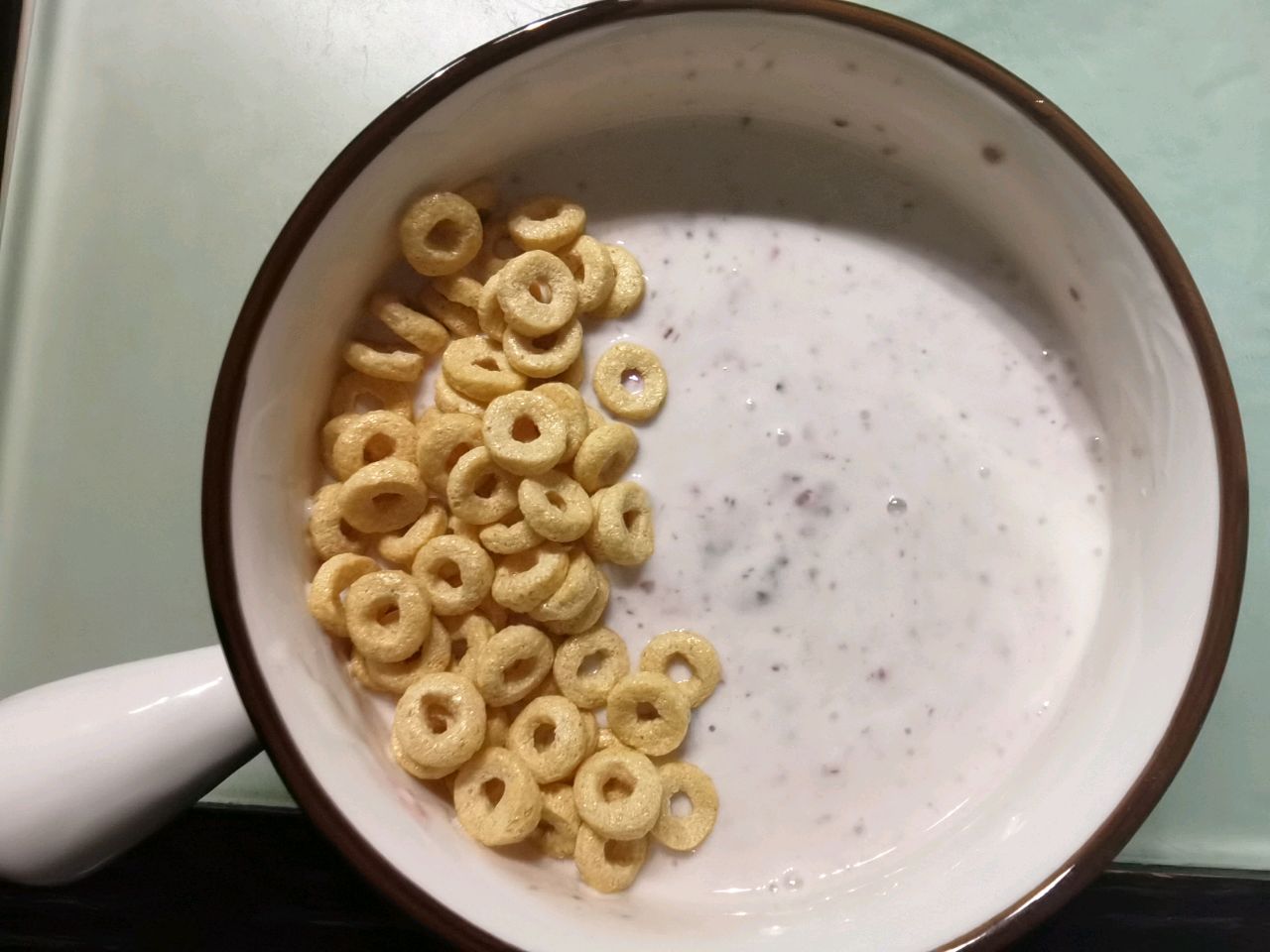 树莓酸奶水果碗