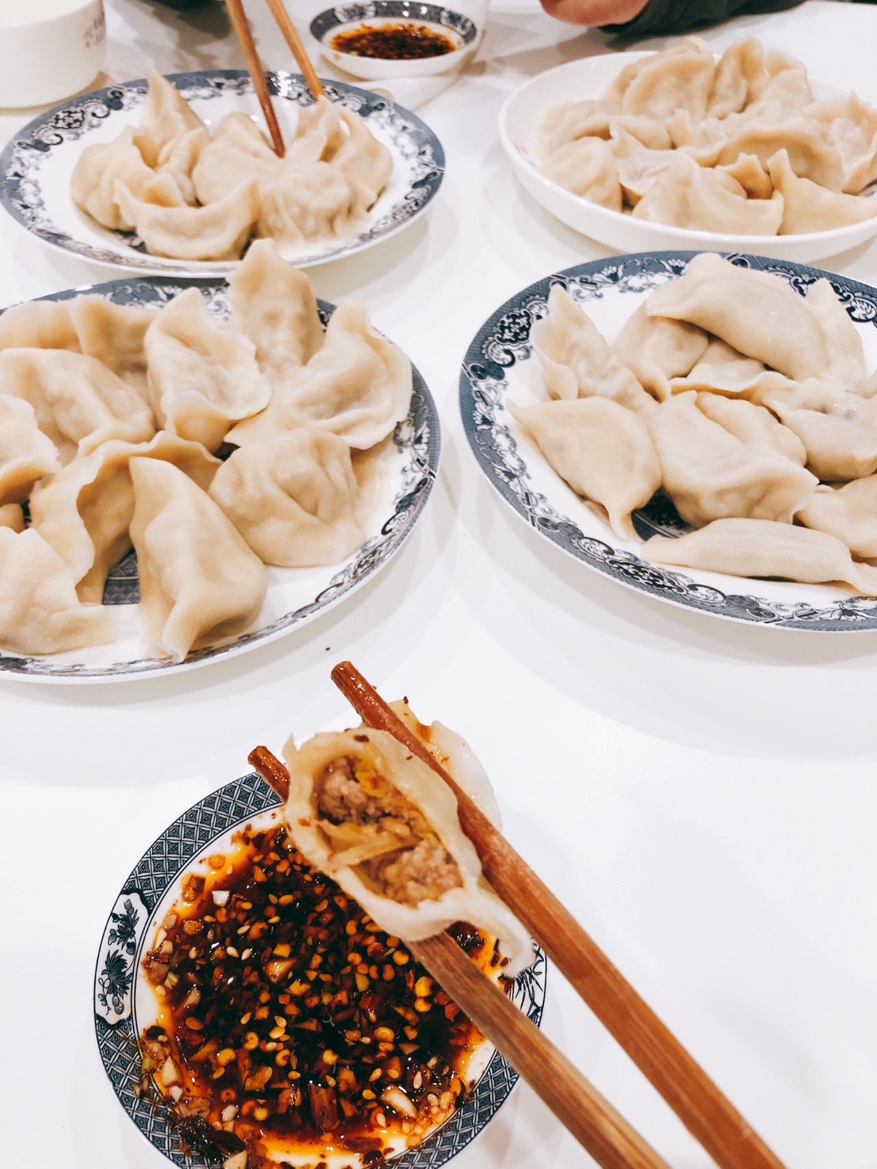 熟馅东北酸菜饺子