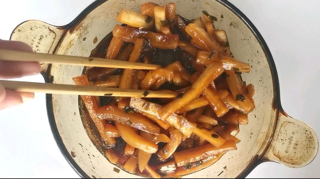 爽脆酱萝卜