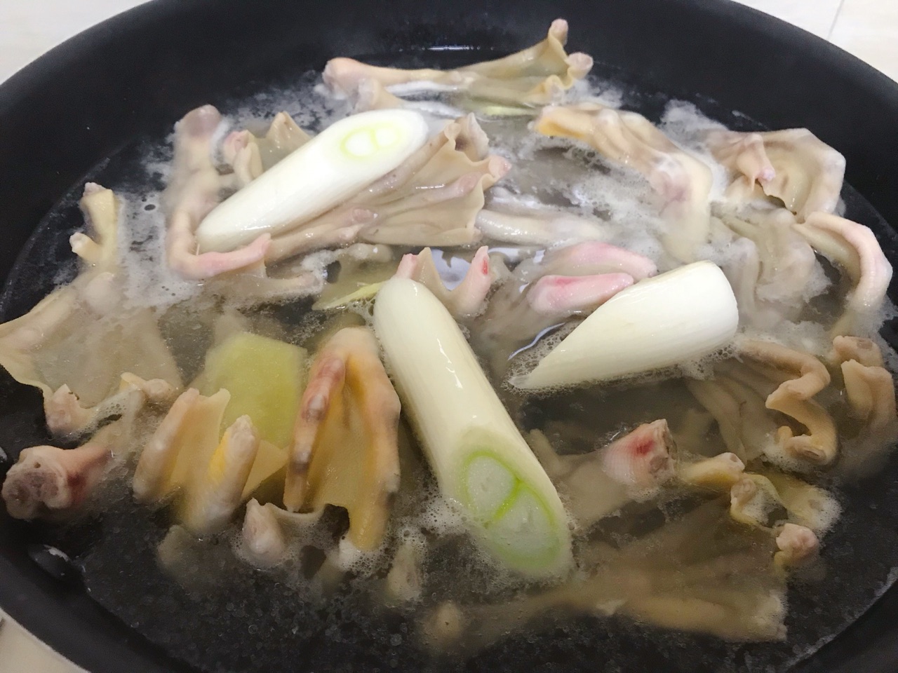 爽脆酸辣鸭掌