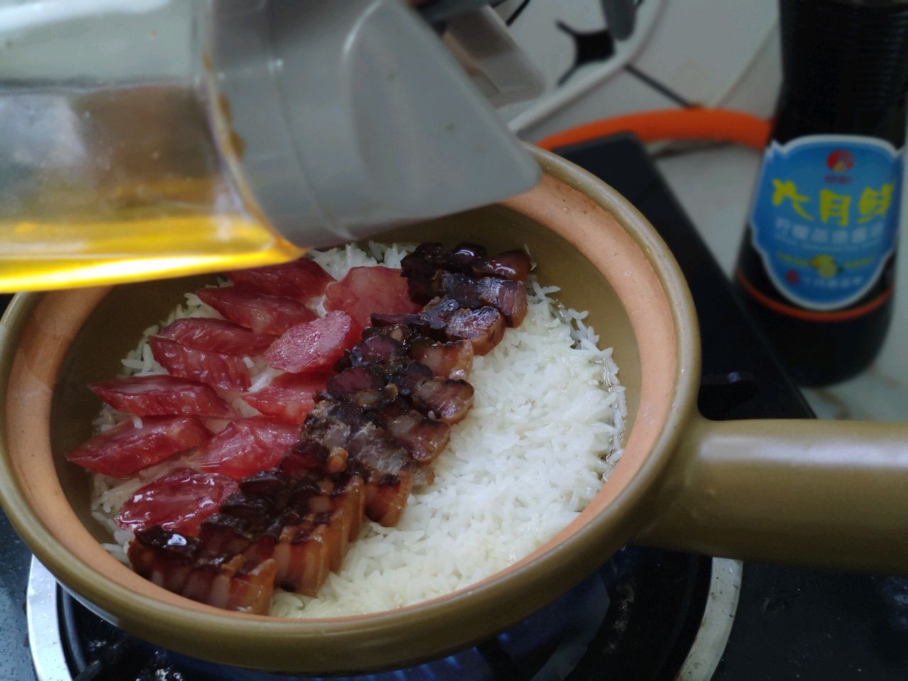 双腊煲仔饭