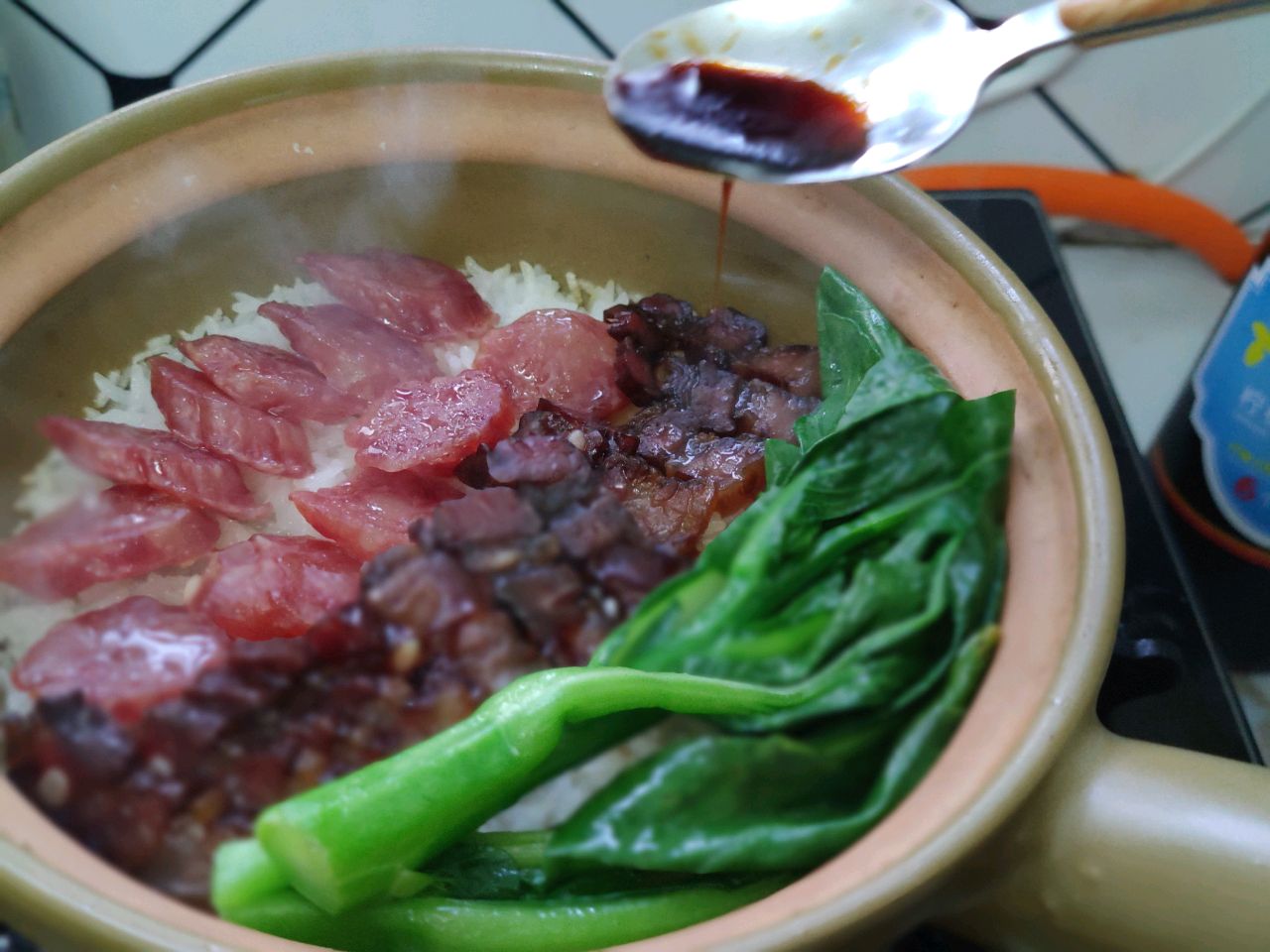 双腊煲仔饭