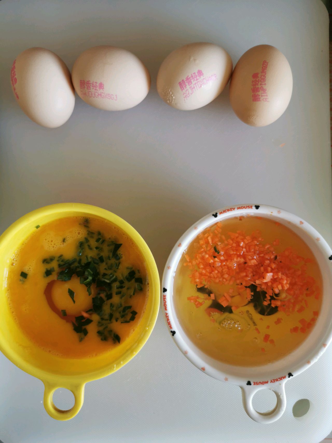 双色鸡蛋卷