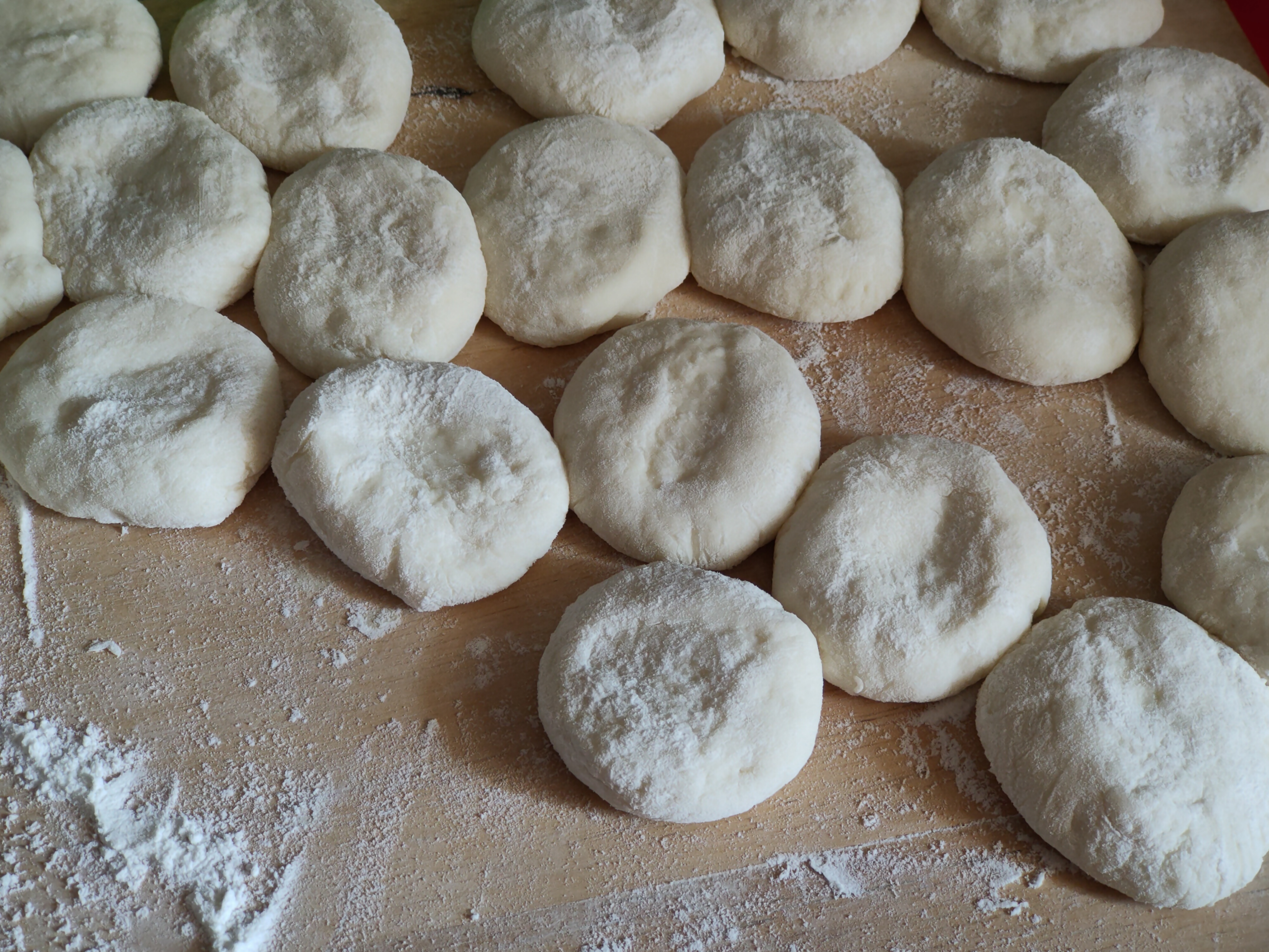 水煎包的家常做法︱色泽金黄饱满多汁