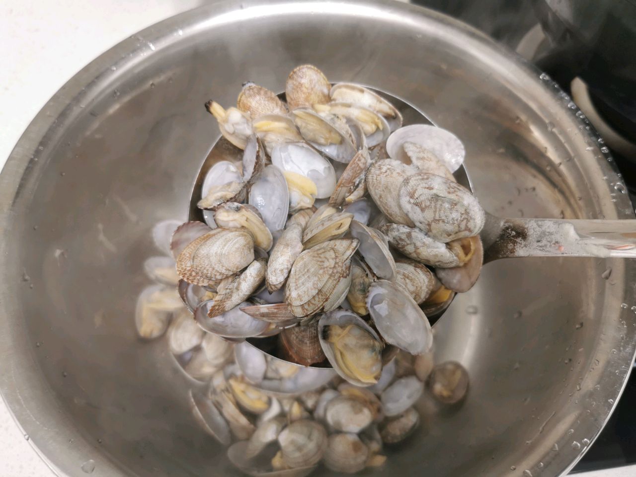 吮指花甲