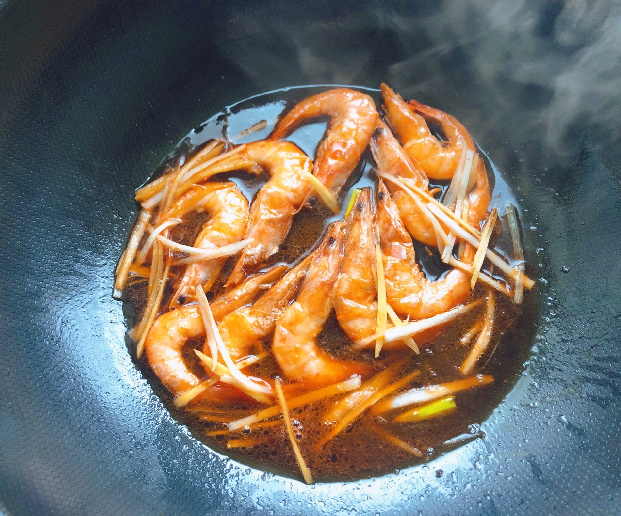 吮指油焖虾