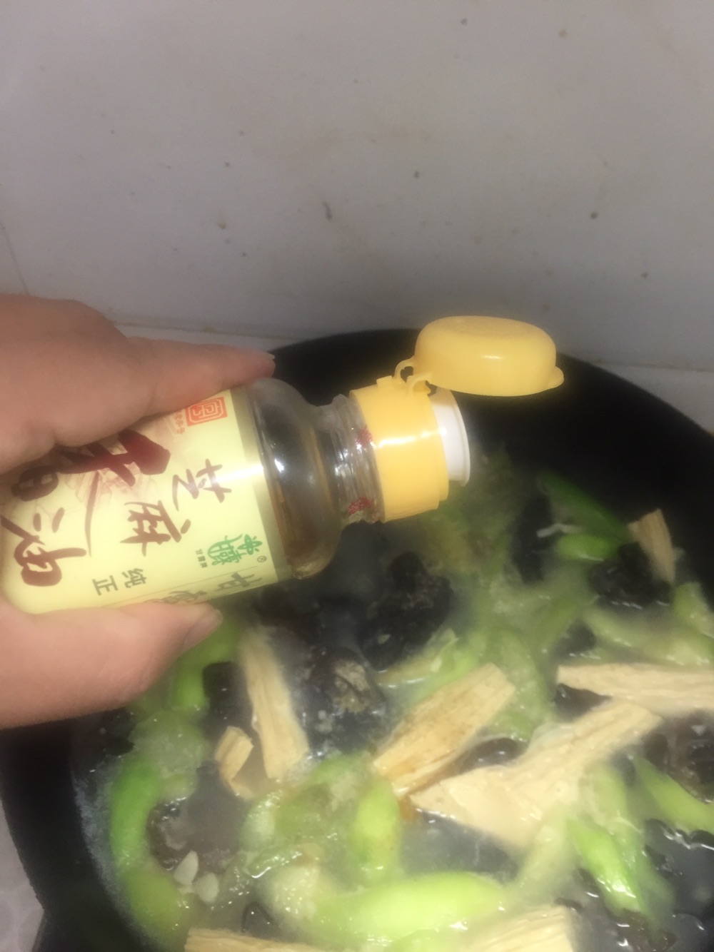 丝瓜腐竹木耳汤