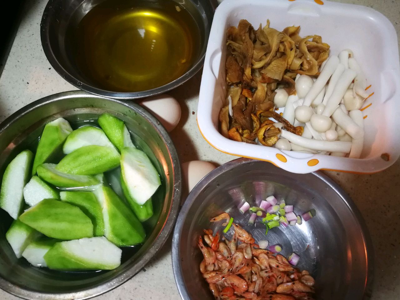 丝瓜虾蟹菇蛋汤
