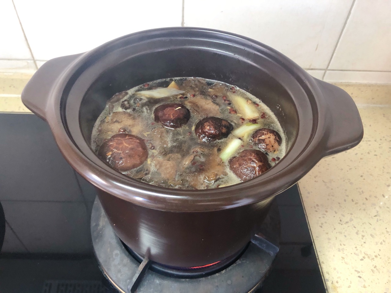 松蛾粉皮炖鸡