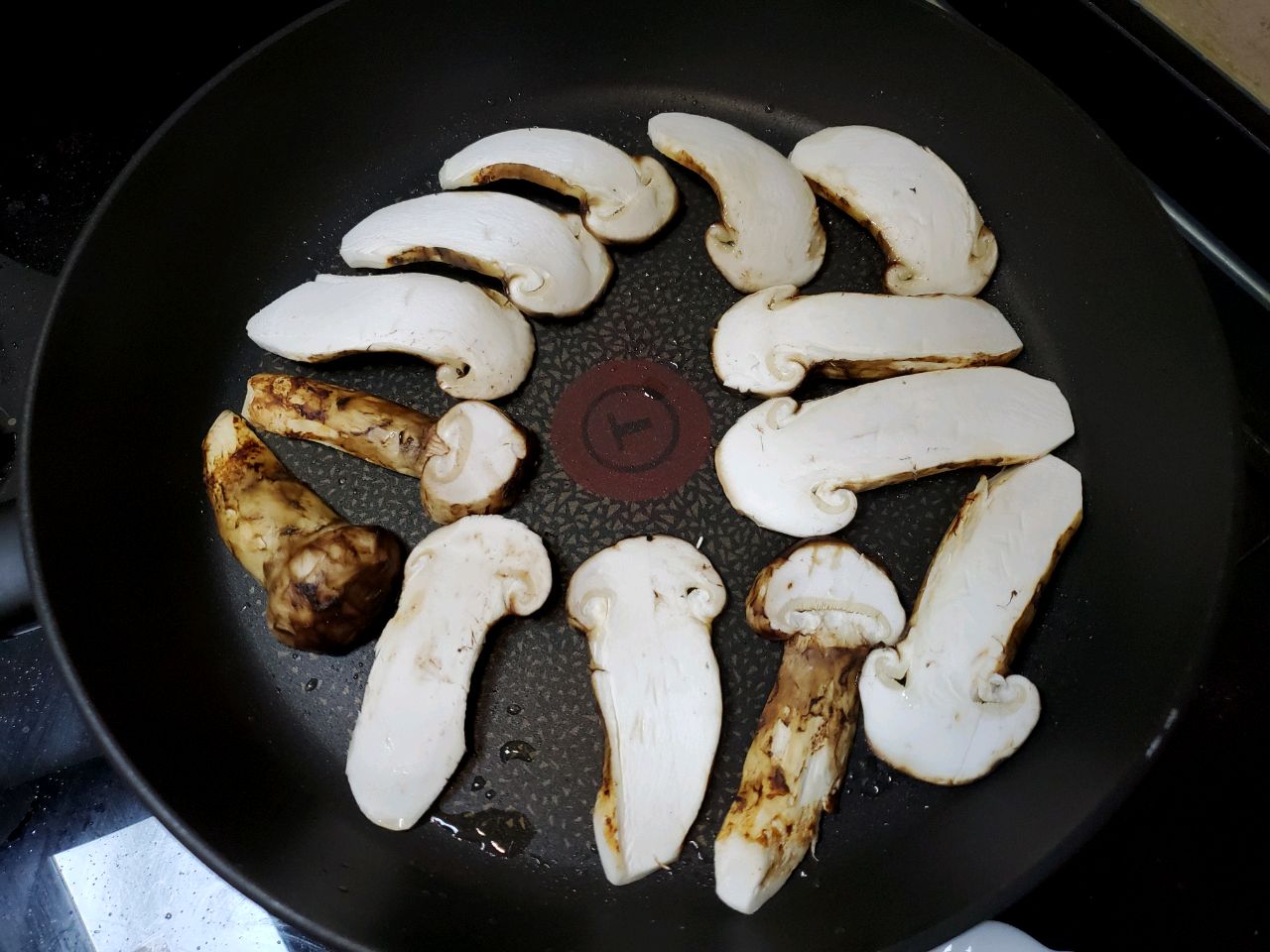 松茸牛肉粒