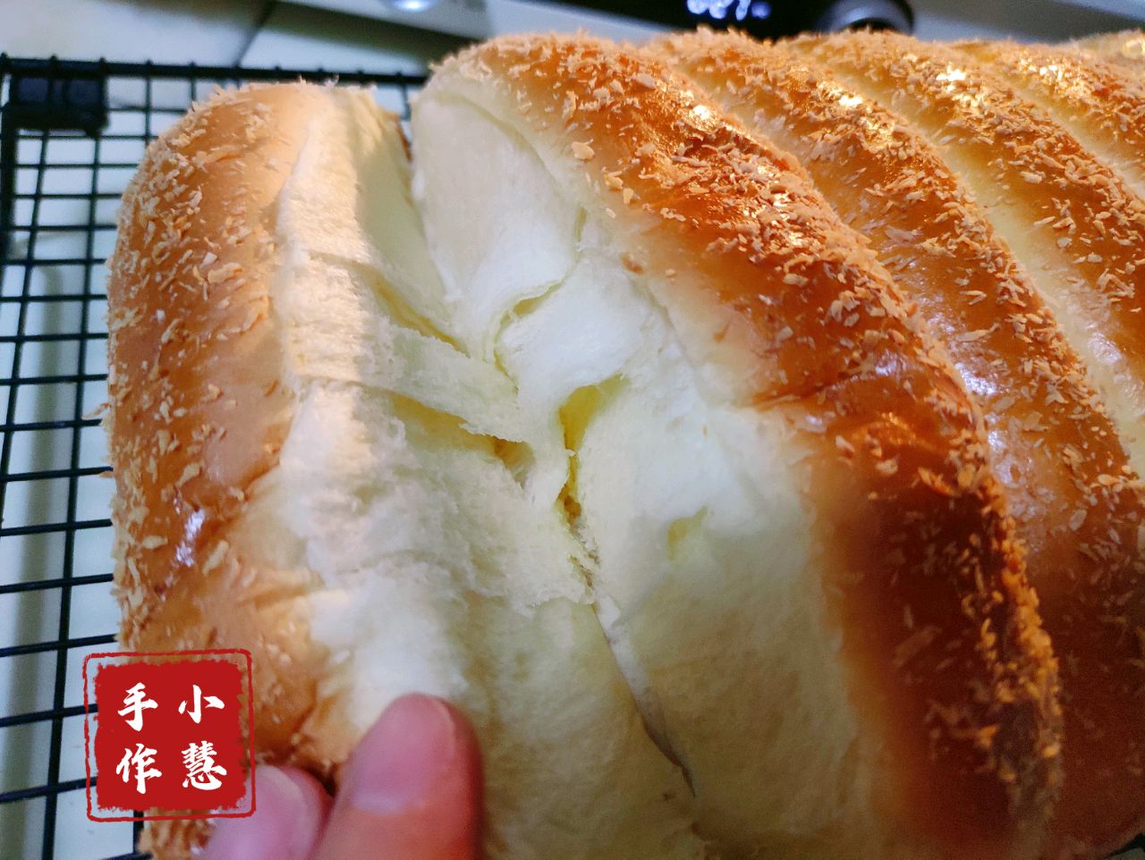 松软拉丝椰蓉排包(面包)