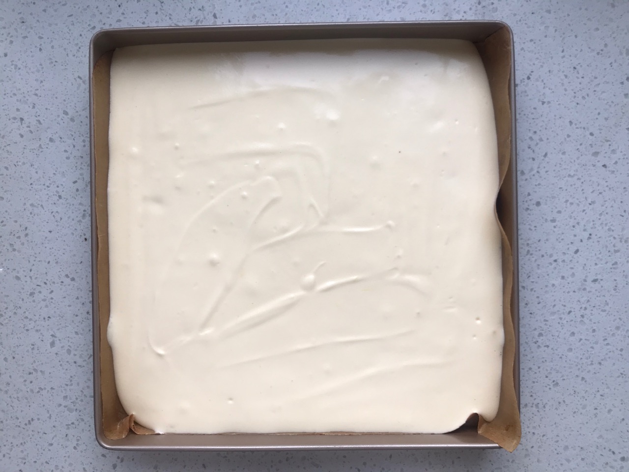 松软细腻的葡萄干蛋糕卷