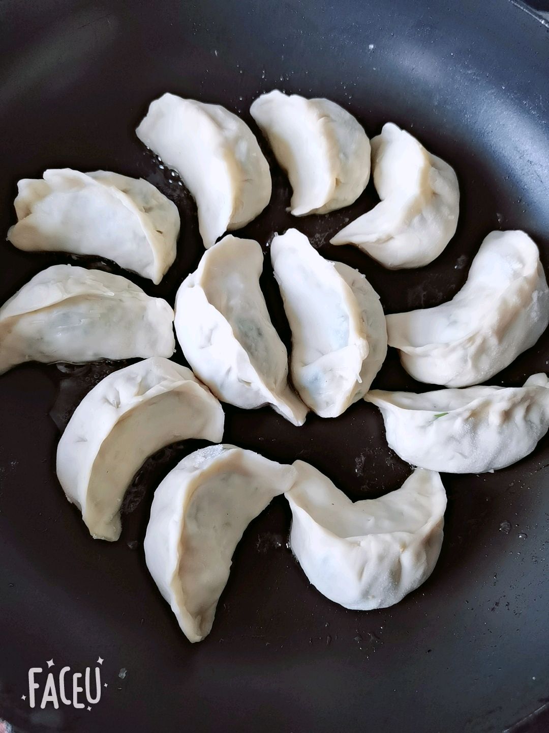 素三鲜锅贴