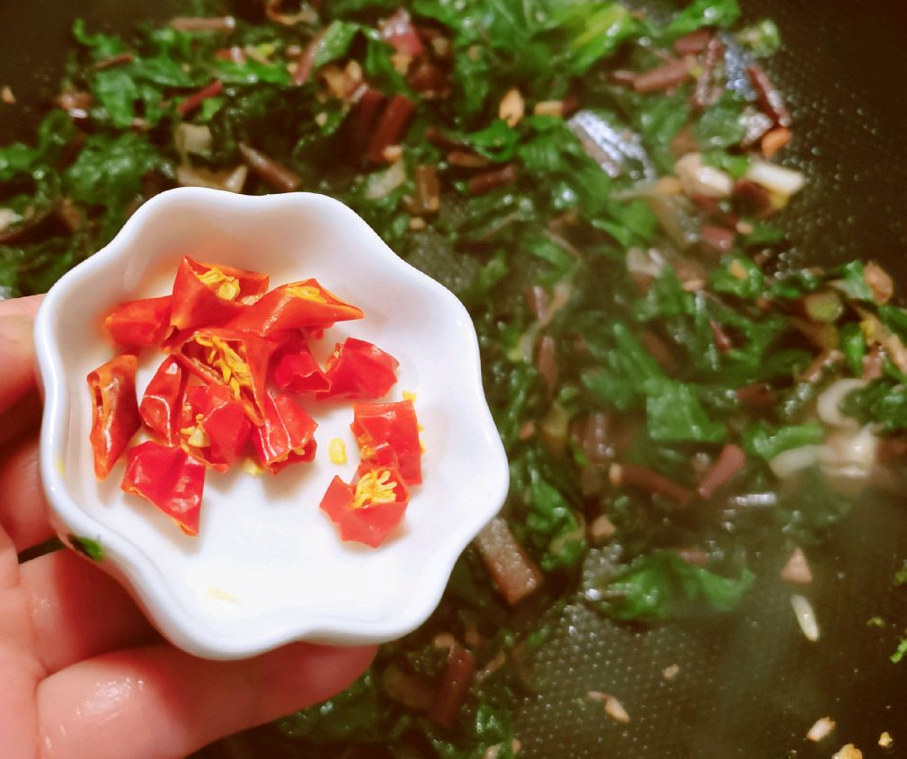 素菜也鲜美~清炒萝卜缨