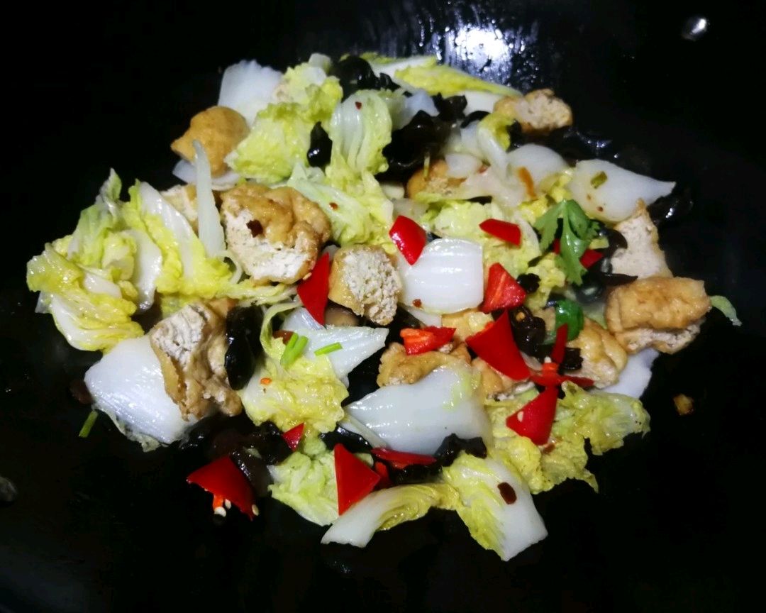 素炒白菜香菇木耳油豆腐