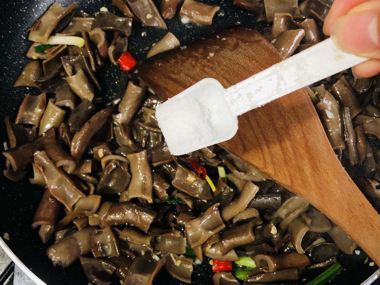 素炒龙爪豆干