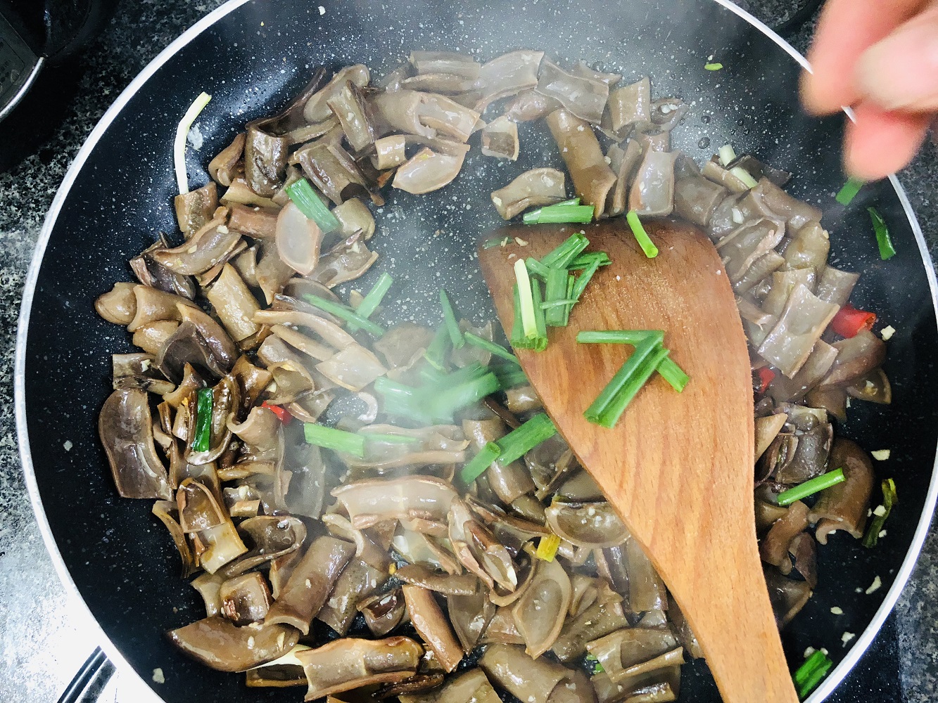 素炒龙爪豆干