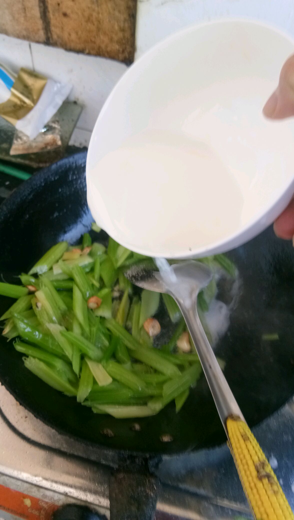 素炒芹菜