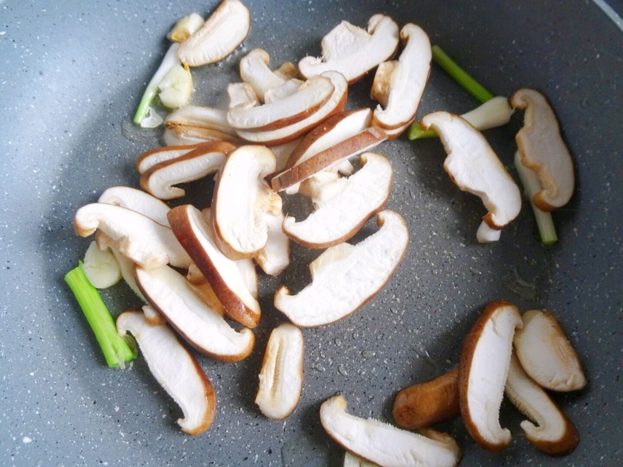 素炒香菇