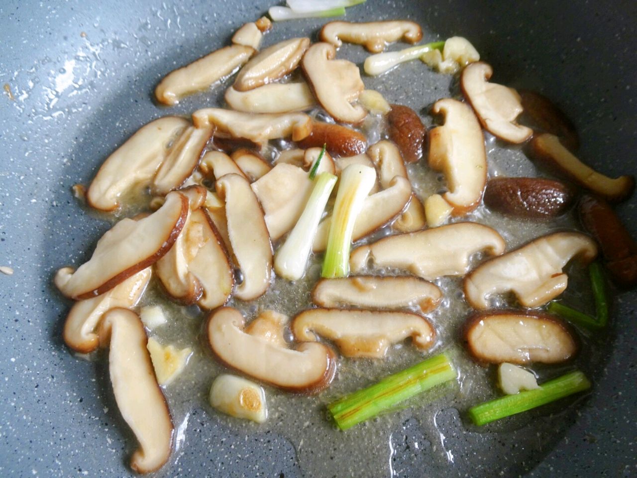 素炒香菇