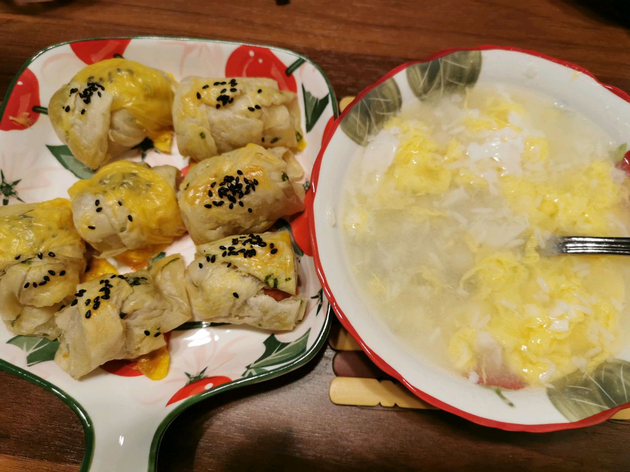 酥脆手抓饼卷香肠