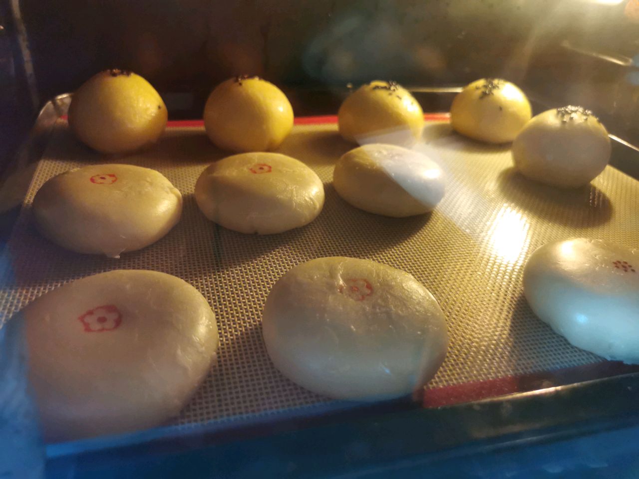 酥的掉渣的蛋黄酥