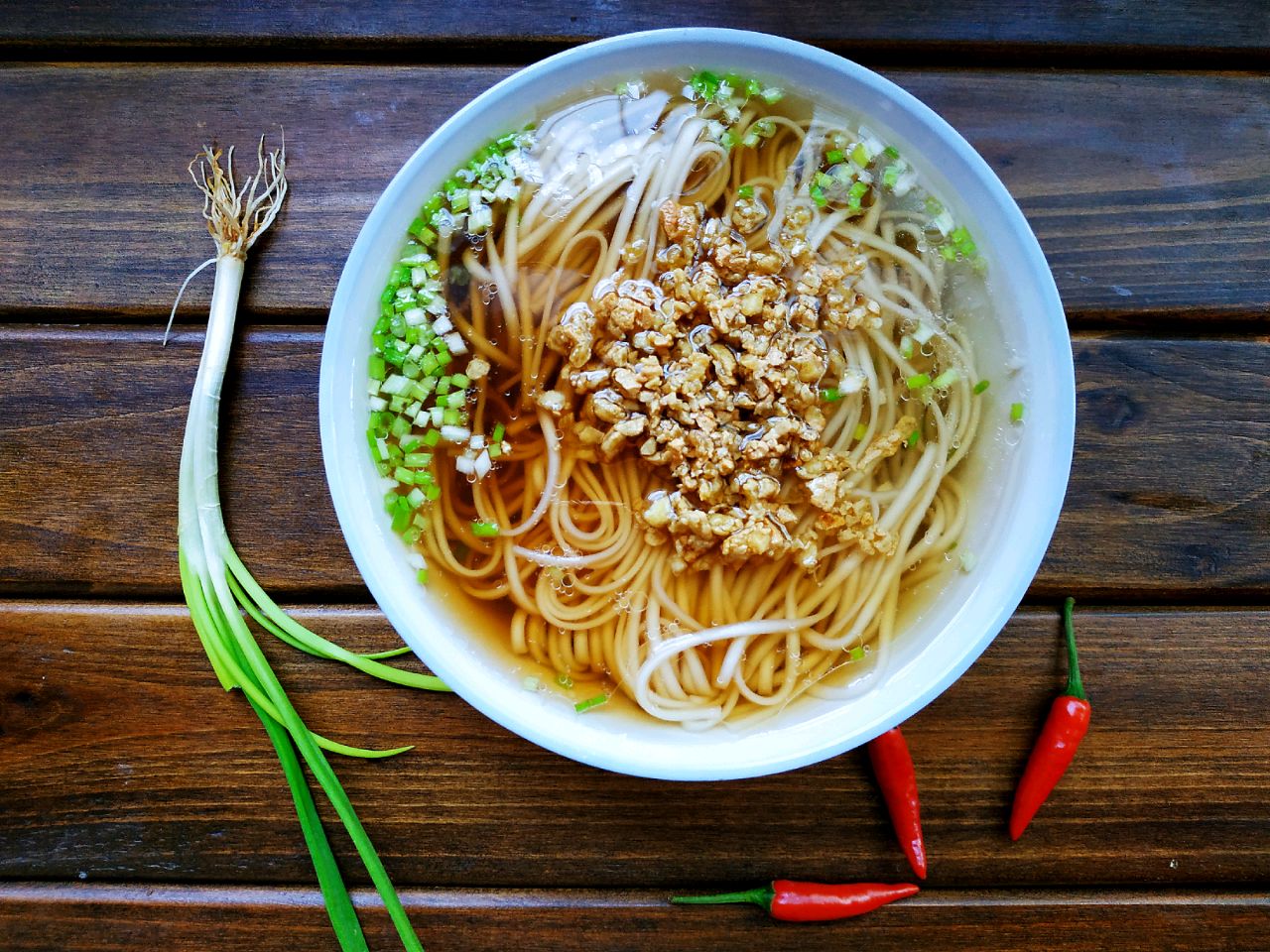 素帽阳春面