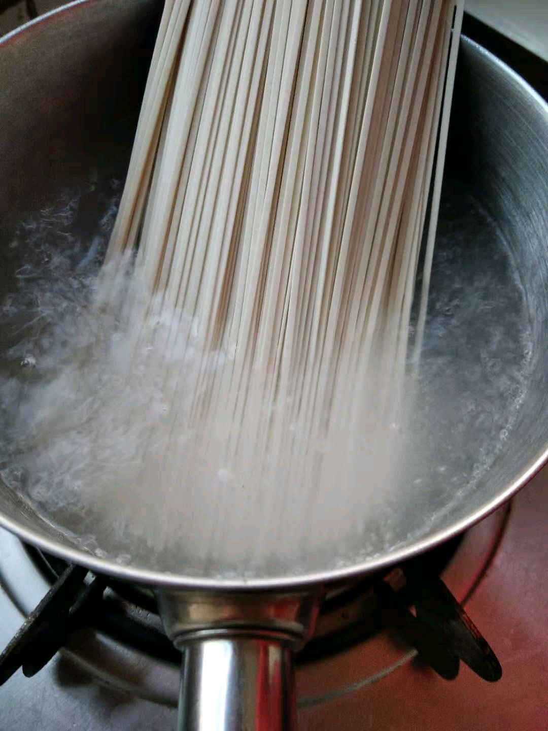 素帽阳春面
