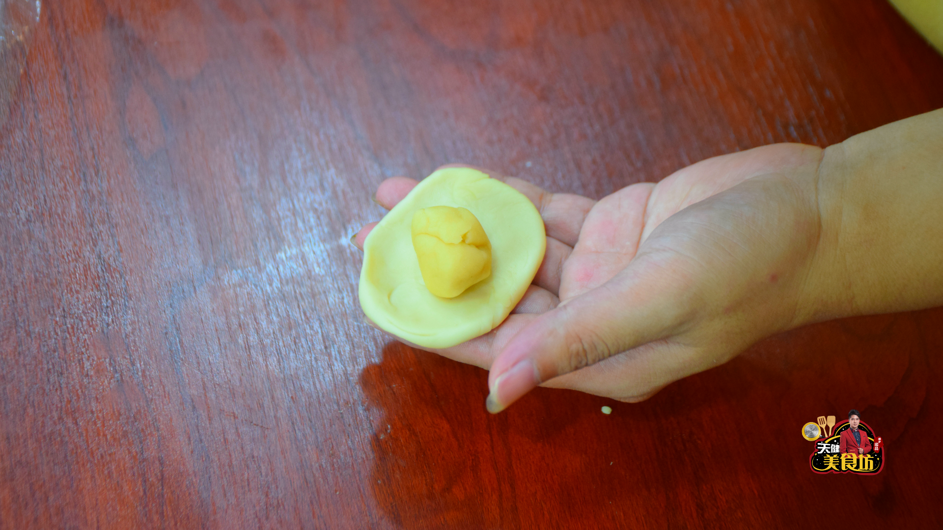 酥皮绿豆饼