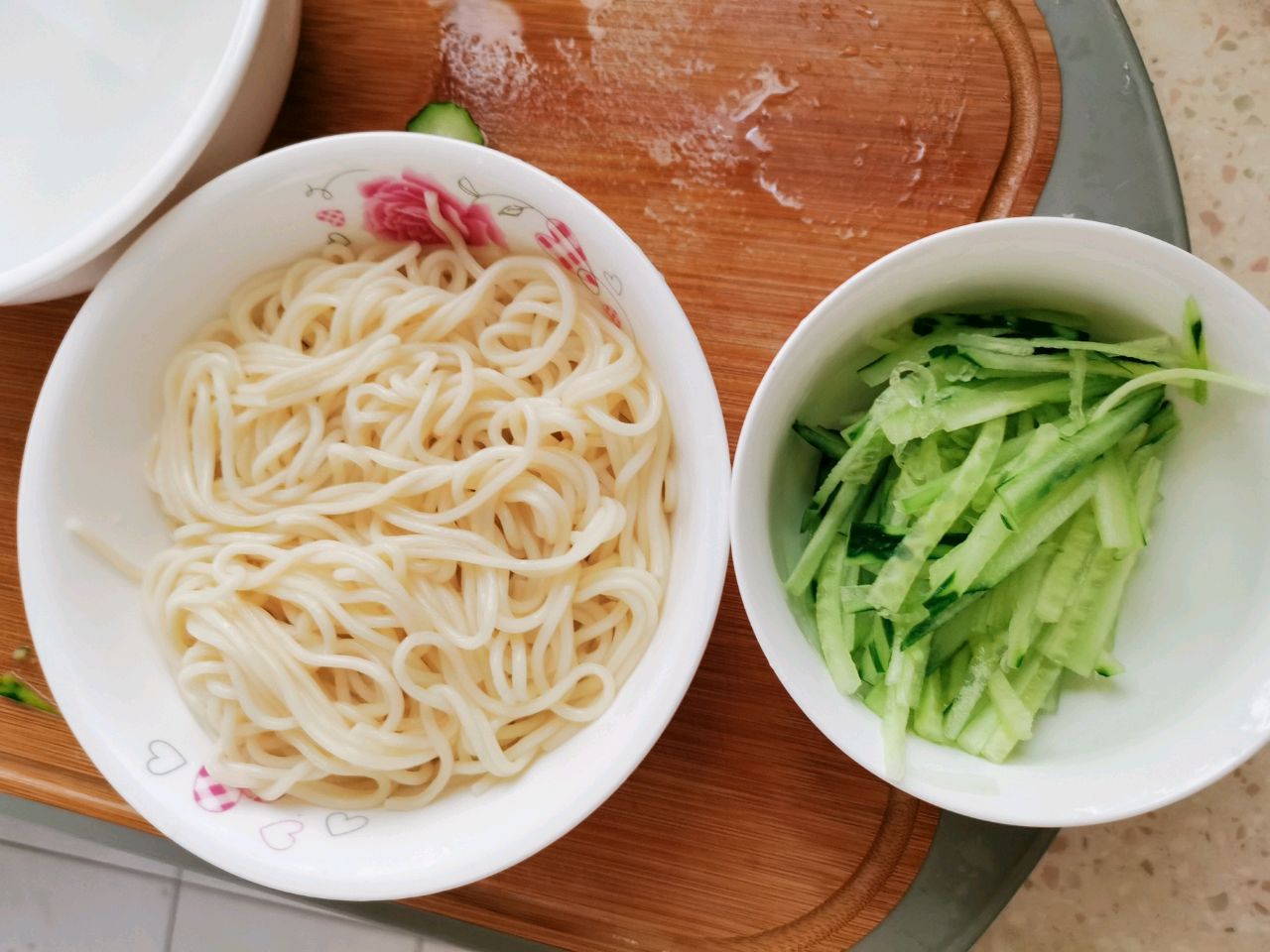 素炸酱面（杏鲍菇版）