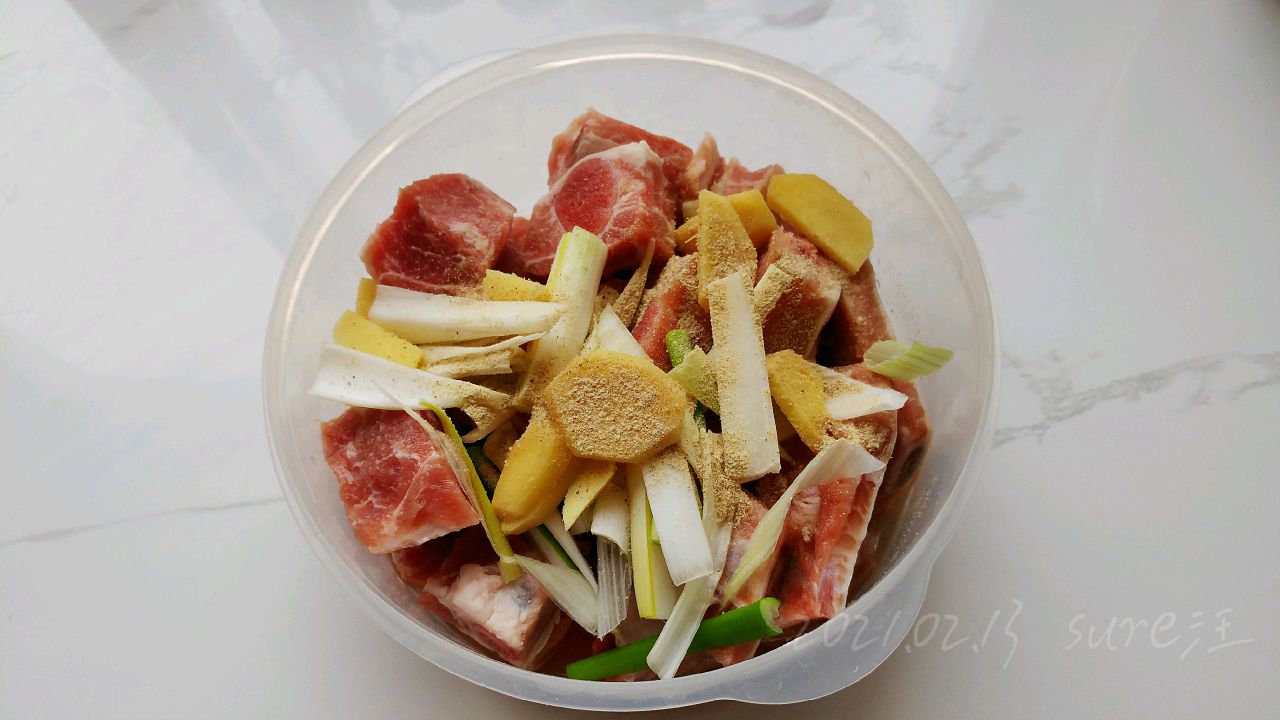 酥炸排骨饺子面