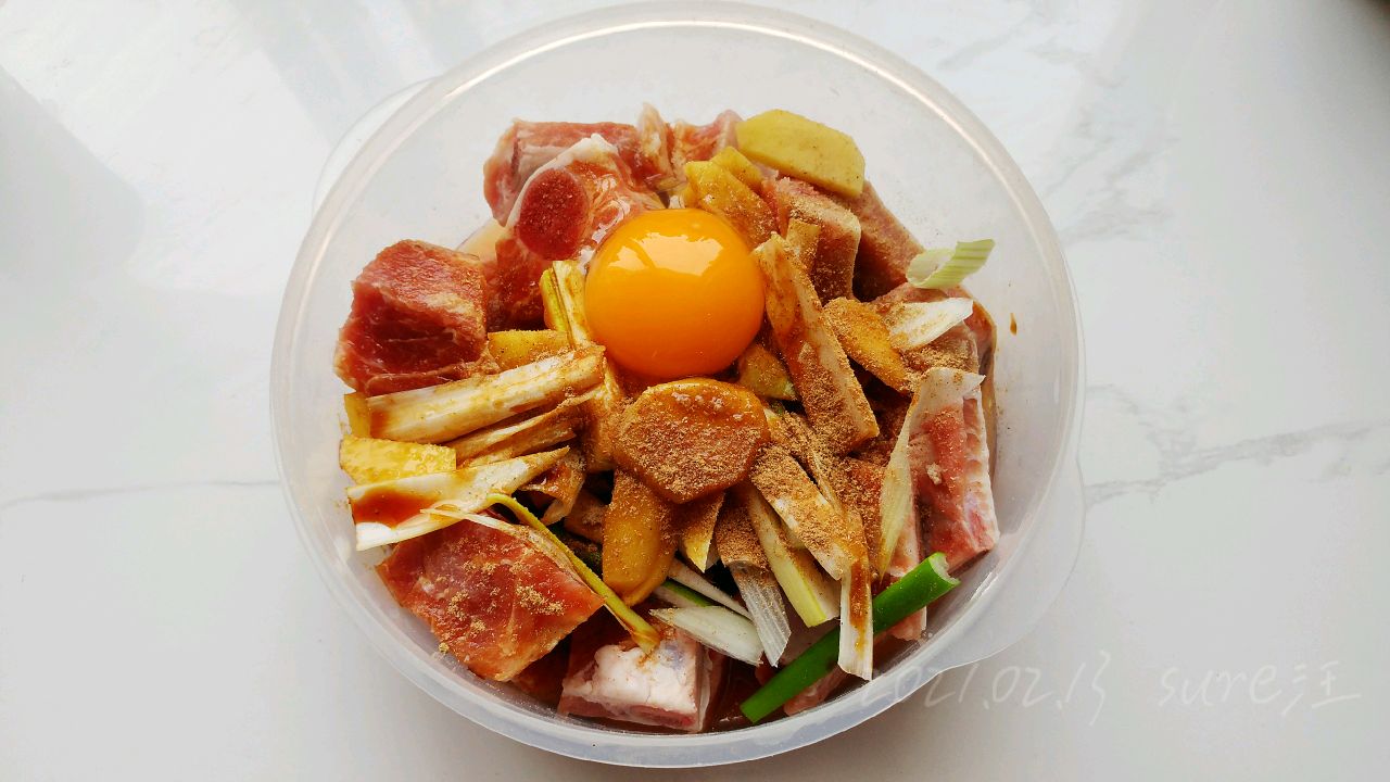 酥炸排骨饺子面