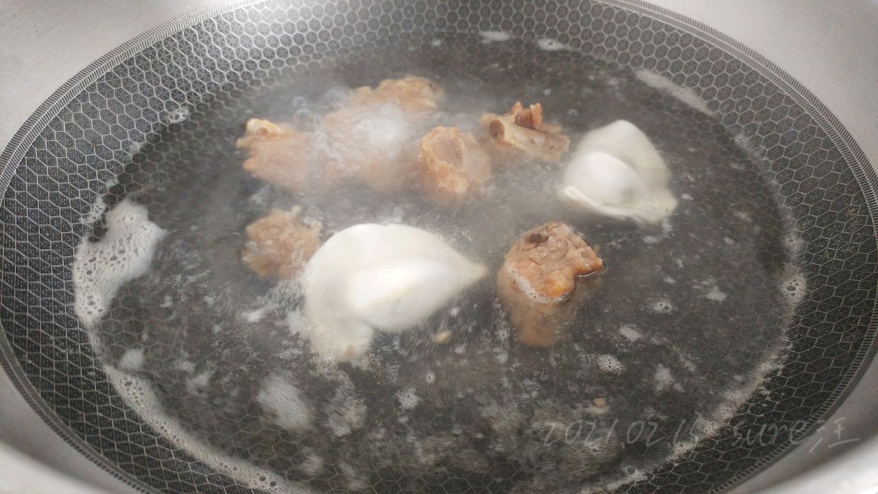 酥炸排骨饺子面