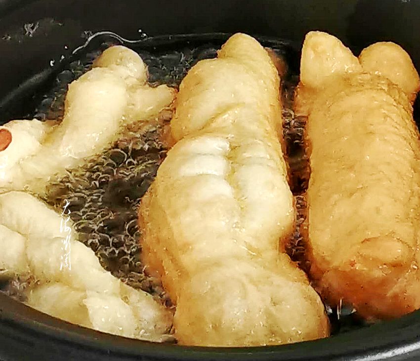 酥炸油条麻花